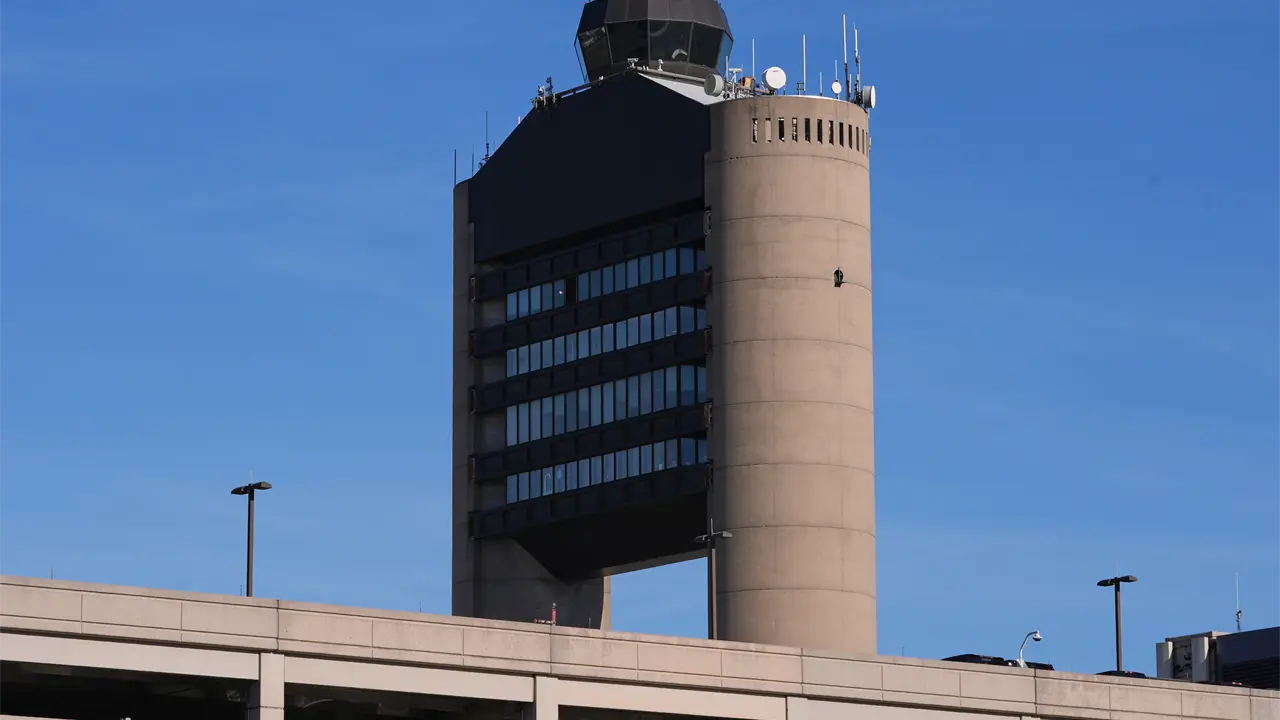 Delta Air Lines aborta aterrizaje tras incidente en aeropuerto Boston