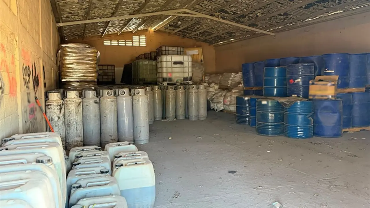 Ejército y FGR aseguran 24 mil litros de metanfetamina en Los Mochis