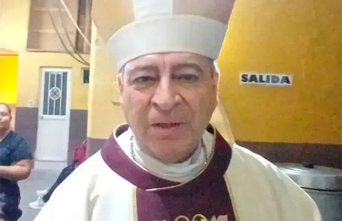 Llama el arzobispo a valorar a los padres