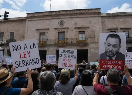 Marcharán contra la Ley Serrano en SLP Marcharán contra la Ley Serrano en SLP