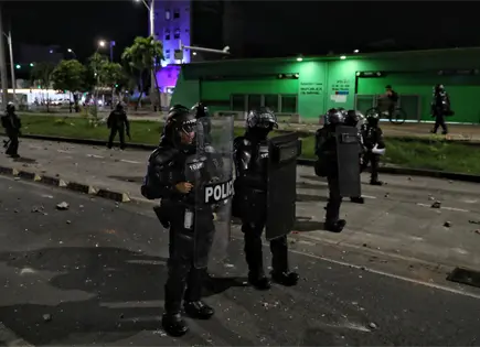 Más de 90 arrestos durante disturbios en Colombia Más de 90 arrestos durante disturbios en Colombia