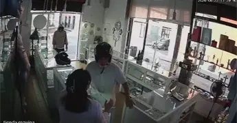 Video | Asaltan joyer&iacute;a en pleno Centro Hist&oacute;rico