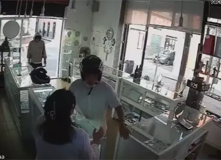 Video | Asaltan joyer&iacute;a en pleno Centro Hist&oacute;rico
