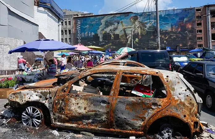Ataque ruso en Sumy deja tres muertos