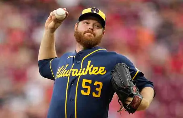 Brilla Woodruff y Cerveceros vencen a Rojos de Cincinnati