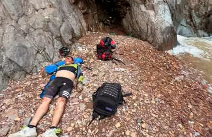 Cae ciclista de voladero a barranco