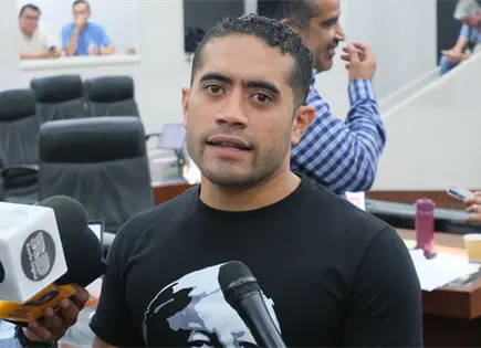 Arreola solicita licencia a Congreso para buscar candidatura Arreola solicita licencia a Congreso para buscar candidatura