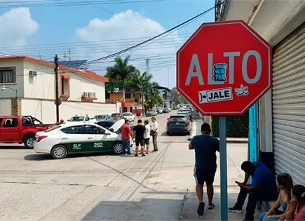 Chocan taxi y auto cerca de la Obrera Chocan taxi y auto cerca de la Obrera