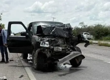 Fotos | Choque de camionetas en Ébano deja dos lesionados Fotos | Choque de camionetas en Ébano deja dos lesionados