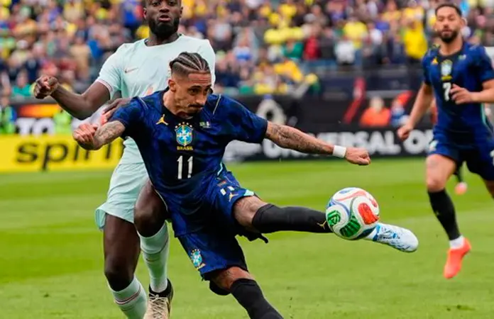 Confirman lesión muscular del brasileño Raphinha