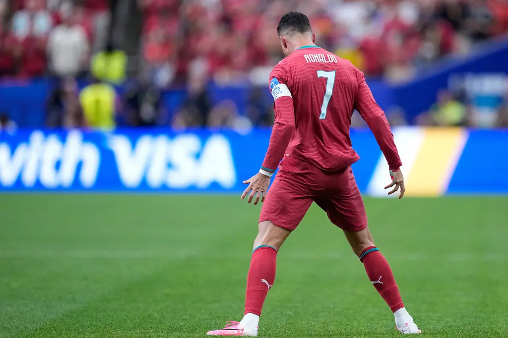 Cristiano Ronaldo marca dos goles en victoria de Portugal