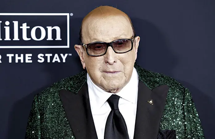 FALLECE CLIVE DAVIS EL PRODUCTOR MUSICAL