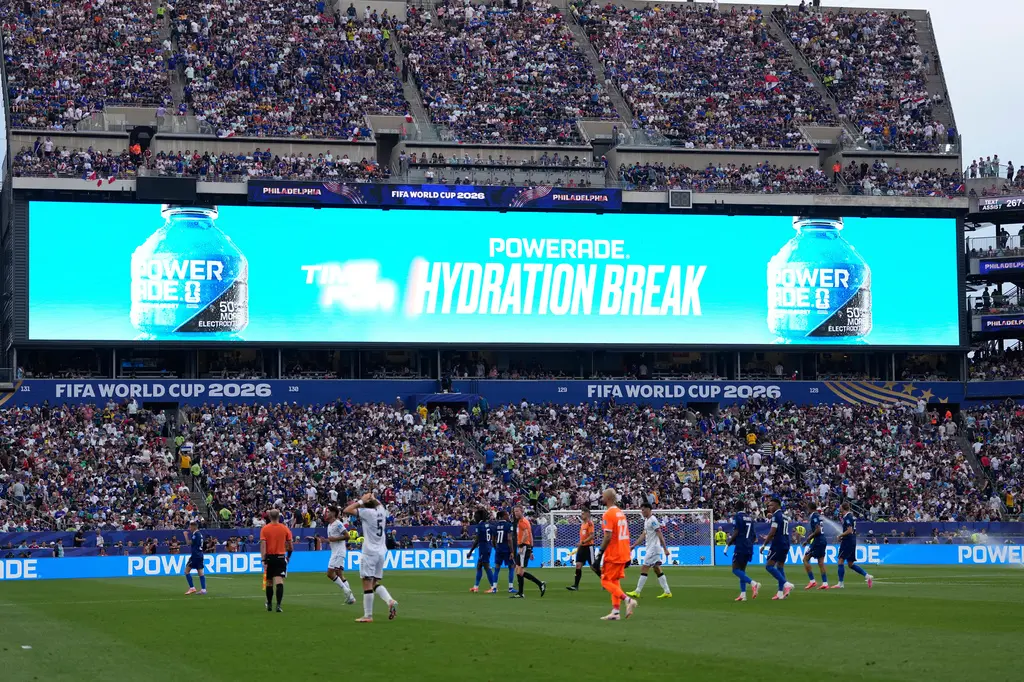 FIFA defiende pausas de hidratación en Mundial 2022