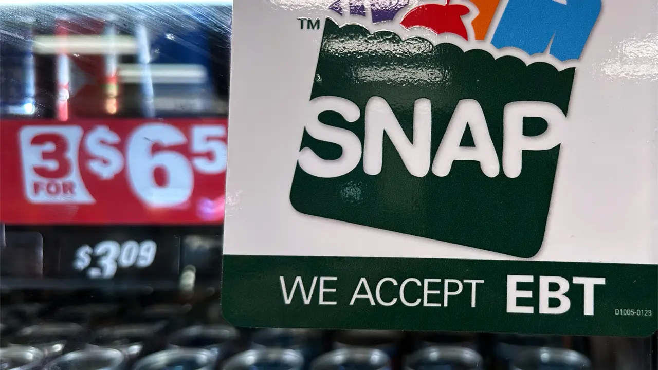 Jueza federal bloquea restricciones en SNAP para bebidas azucaradas
