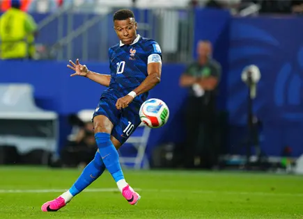 Mbappé anota dos veces y Francia vence a Irak en Filadelfia Mbappé anota dos veces y Francia vence a Irak en Filadelfia