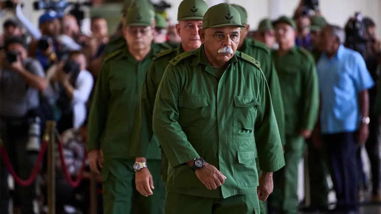 Miles rinden homenaje a Ramiro Valdés en La Habana