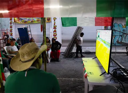 Sin dinero para el Mundial, aficionados mexicanos celebran por su cuenta