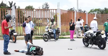 Embisten a un motociclista en avenida M&eacute;xico