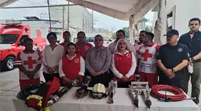 Entregan a Cruz Roja nuevo equipamiento