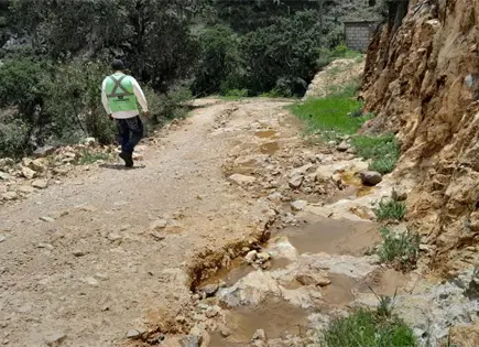 Lluvias da&ntilde;an caminos del Altiplano