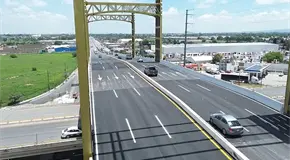 Nuevo puente ya necesitó arreglos
