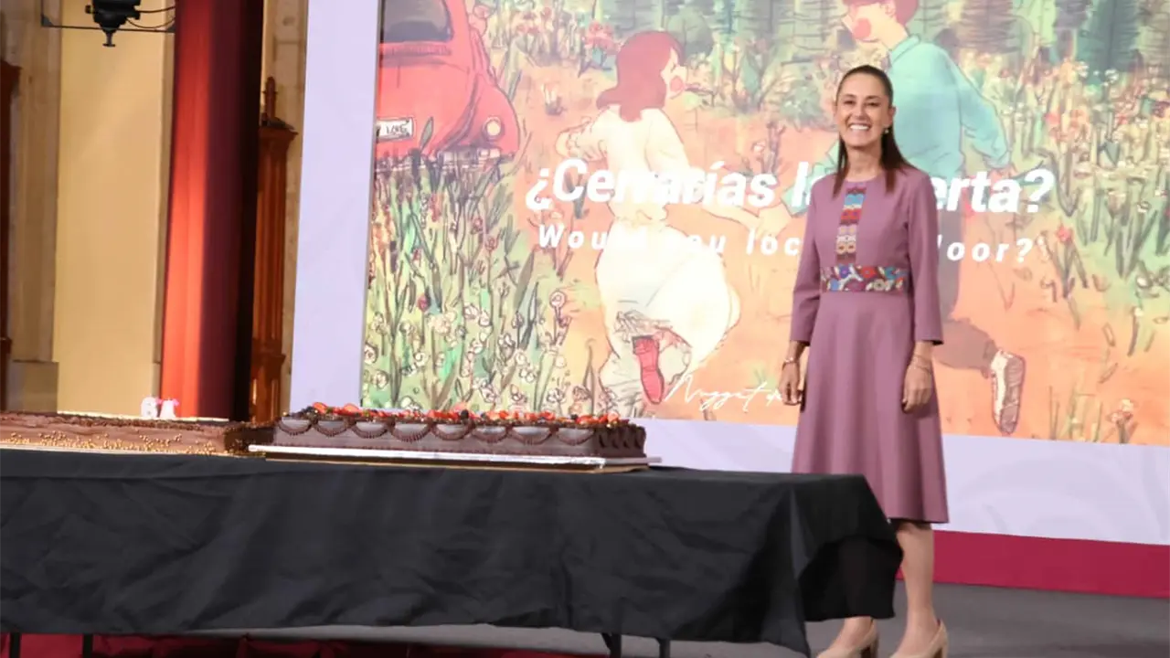 Sheinbaum celebra su cumpleaños 64 en la mañanera