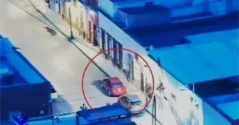 Video | Cae sujeto tras cristalazo en Ocampo y Bol&iacute;var