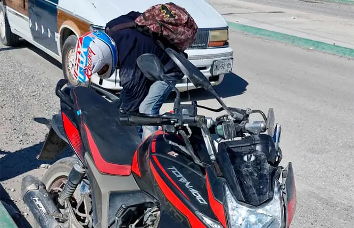Ciclista lesionado al chocar contra moto