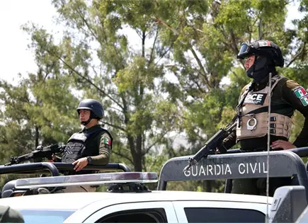Detienen a cuatro personas con droga y "ponchallantas" en SLP