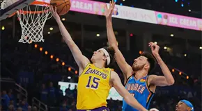 Lakers vuelven a firmar a Reaves