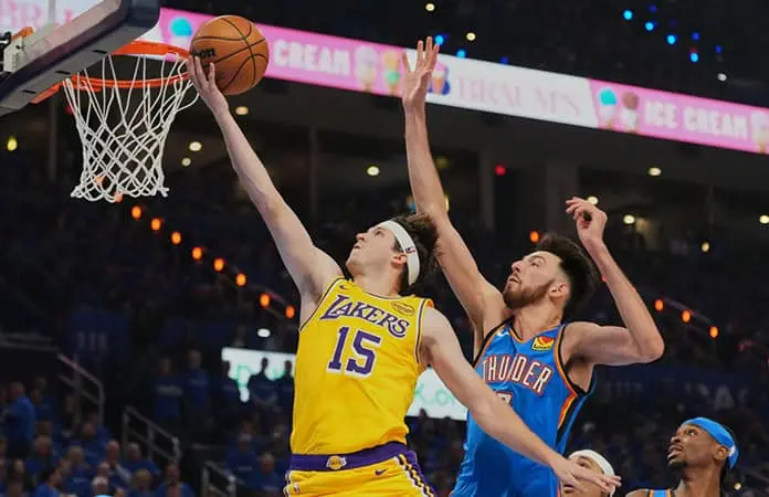 Lakers vuelven a firmar a Reaves