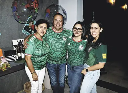 AMBIENTE FUTBOLERO EN SUS CUMPLEA&Ntilde;OS