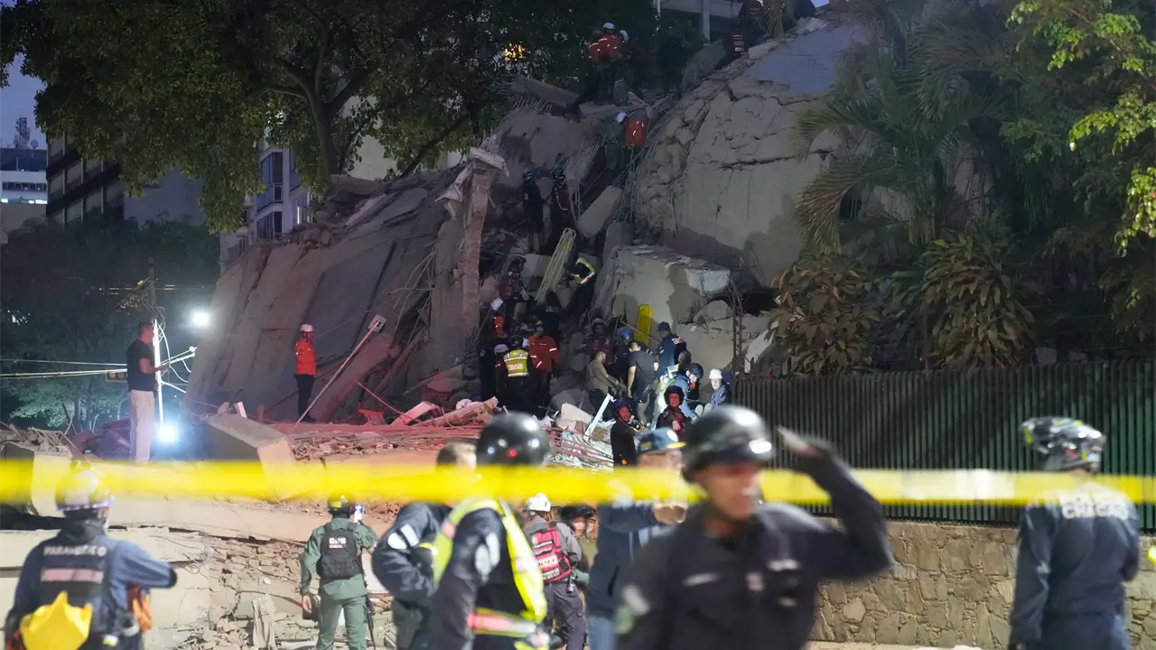 Ejército mexicano recupera 80 cuerpos tras sismos en Venezuela