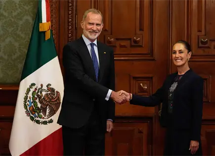 Un apret&oacute;n de manos entre Sheinbaum y el rey Felipe VI abre nueva etapa de relaciones M&eacute;xico-Espa&ntilde;a