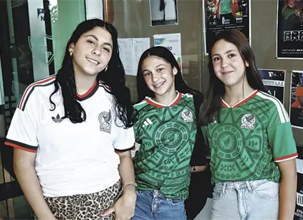 &iexcl;ESPECTACULAR NOCHE DE FUTBOL!