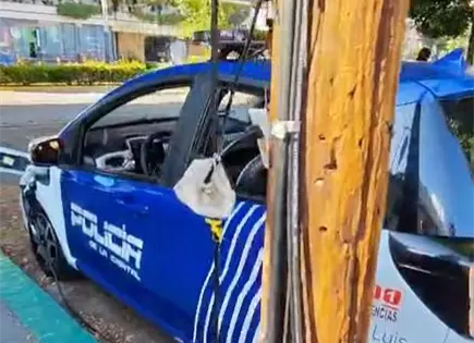 Exhiben patrulla conectada a alumbrado p&uacute;blico