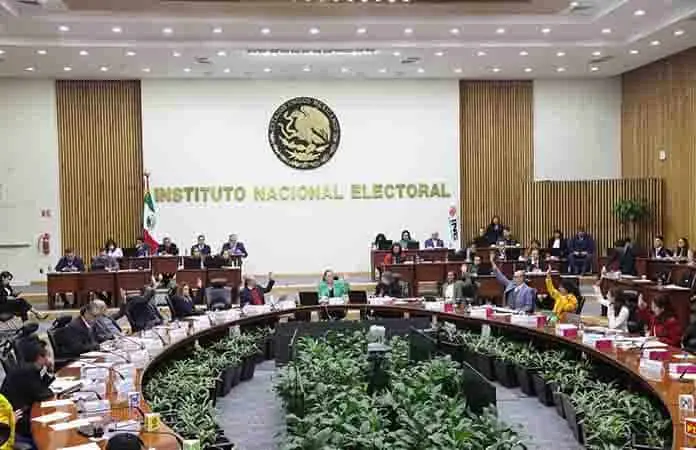 INE avala 2 nuevos partidos pol&iacute;ticos