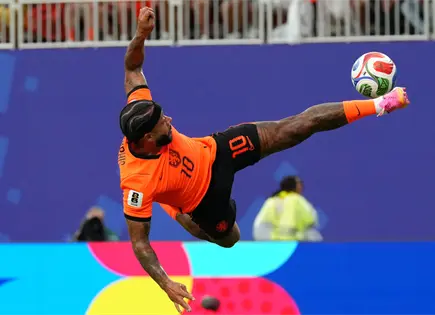 Pa&iacute;ses Bajos vence a T&uacute;nez 3-1 y lidera Grupo F