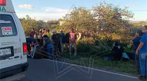 Tres heridos, en choque de motos en Ojo Zarco