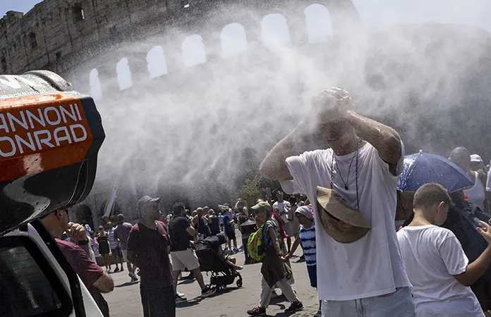 Europa sigue presa del sofocante calor extremo