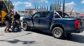 Motociclista es arrollado al ir en sentido contrario