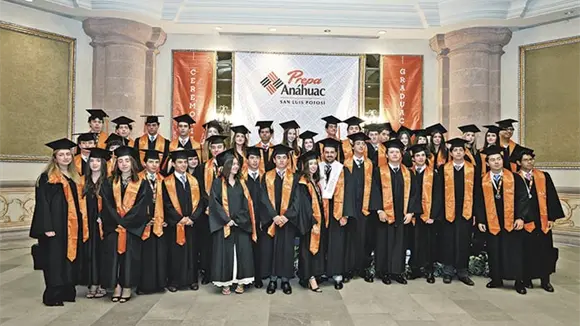 &iexcl;ORGULLOSOS DE CONCLUIR LA PREPA!