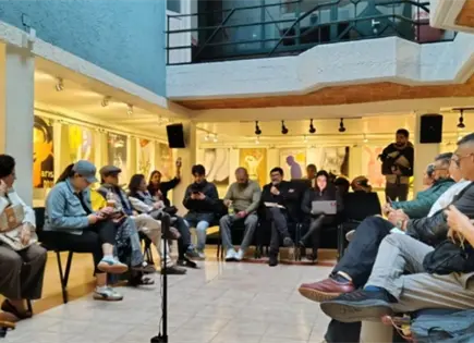 Poetas debaten sobre el futuro de la Casa Ram&oacute;n L&oacute;pez Velarde