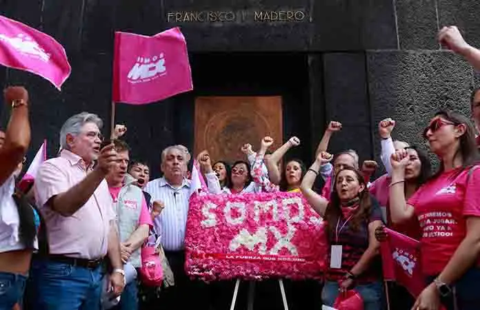 Activistas, parte de Somos MX