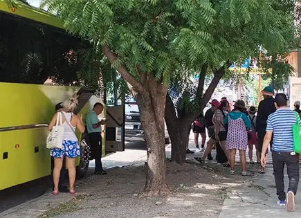 Buena llegada de turistas en primer fin de semana vacacional