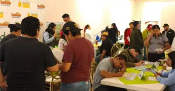 Obtienen trabajo 7 de cada 10 j&oacute;venes