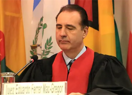&iquest;Qui&eacute;n es Eduardo Ferrer, el nuevo Honoris Causa de la UASLP?