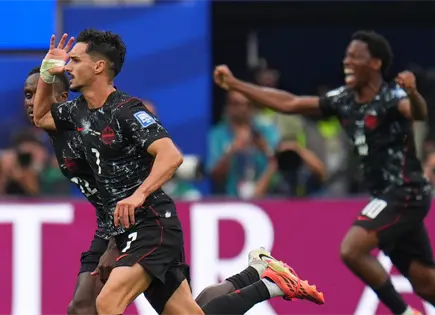 Stephen Eust&aacute;quio anota gol decisivo para Canad&aacute; en Mundial