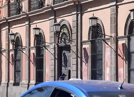 Valora la UASLP eliminar carreras por baja demanda