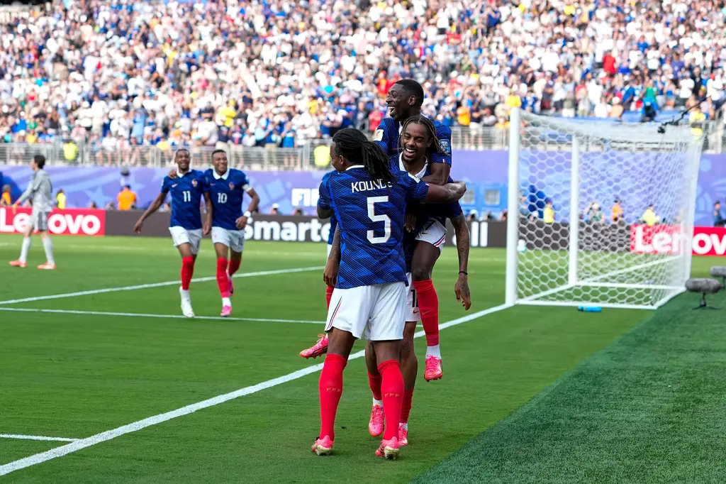 Francia se cita con Paraguay en octavos de final